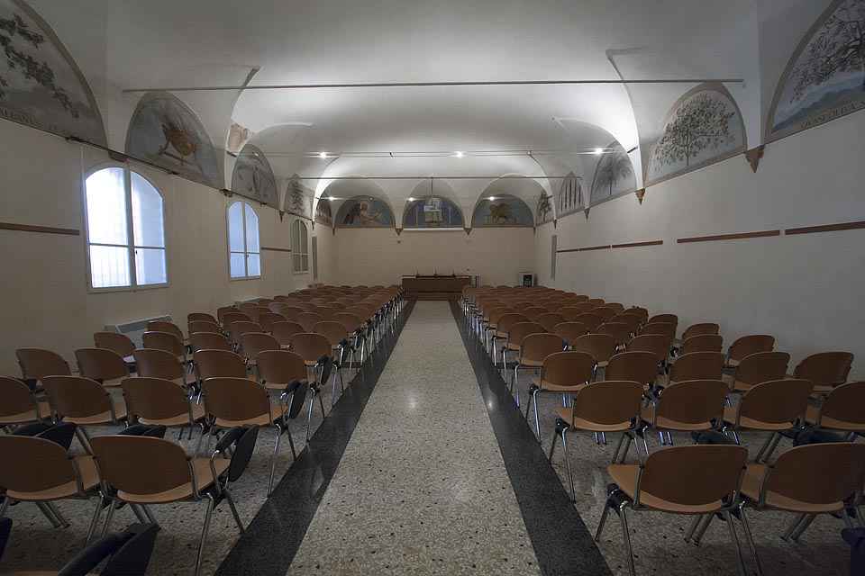 La sala prima dell'arrivo del pubblico