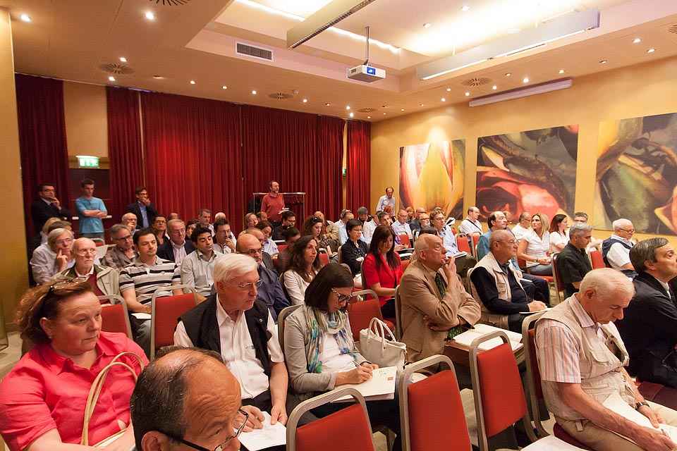 La sala del meeting e il pubblico