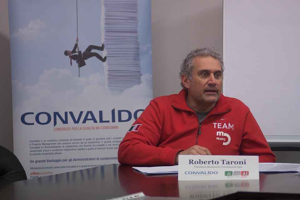 Roberto Taroni parla al meeting LISIAI Bologna