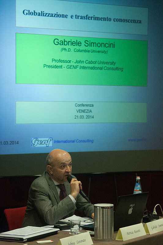 Gabriele Simoncini parla al meeting LISIAI a Mestre